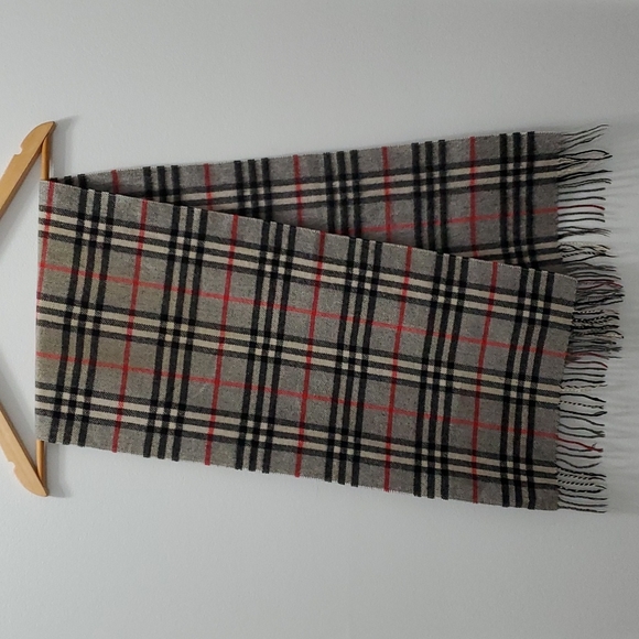 Burberry Scarf - Picture 7 of 12